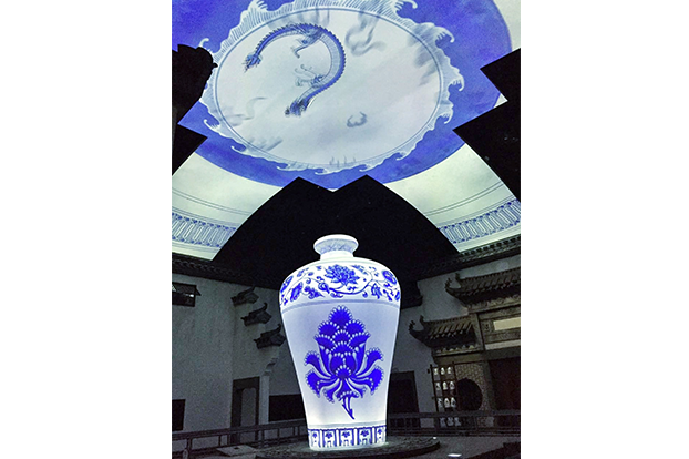 南昌萬達飛行影院預演區“大花瓶”創意投影